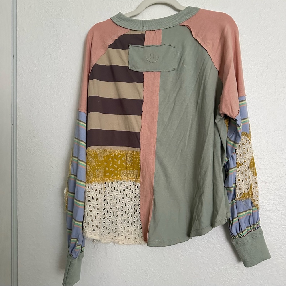 076. Women’s Daisy Multi-Color Patchwork Oversized Top - Picture 9 of 10